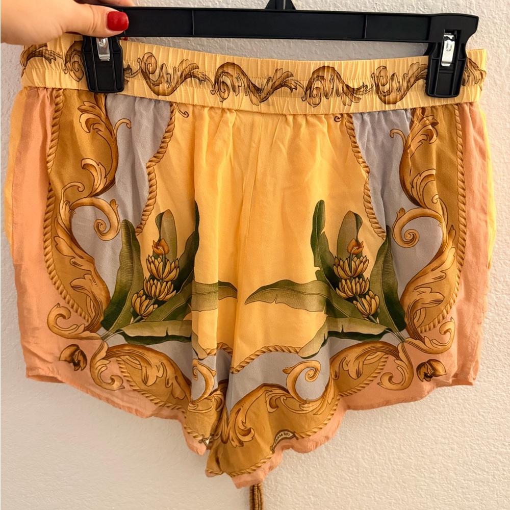 Farm Rio Women's Shorts - Picture 2 of 3